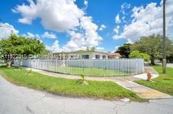 451 NW 30th Pl, Miami, Florida 33125, Stati Uniti