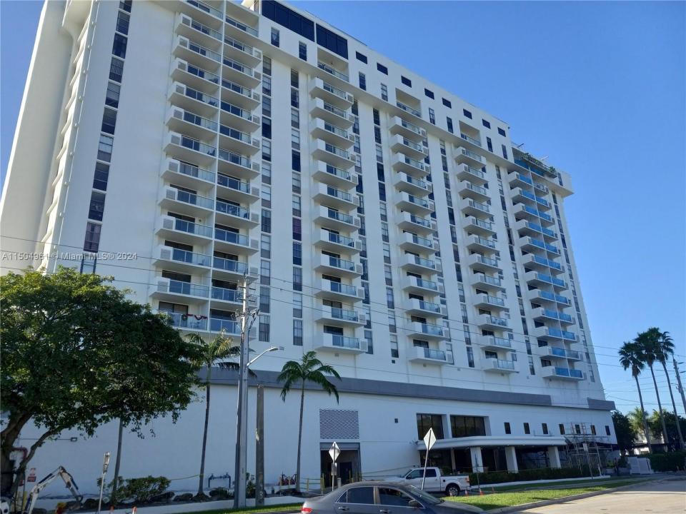 13499 Biscayne Blvd M8, North Miami, Florida 33181