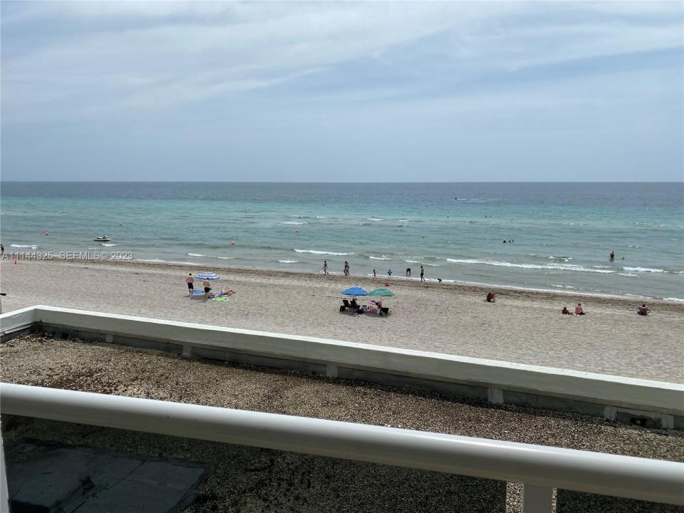 3725 S Ocean Dr 301, Hollywood, Florida 33019, USA