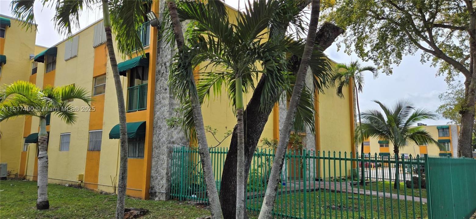 606 W 81st St 117, Hialeah, Floride 33014, États-Unis