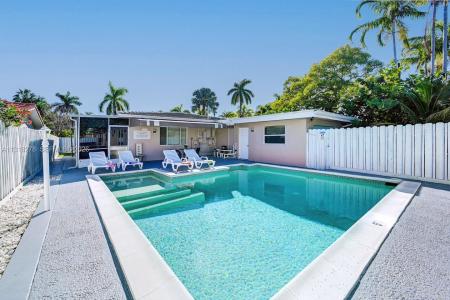 825 Harrison St, Hollywood, Florida 33019, USA