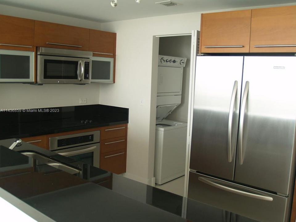 244 Biscayne Blvd 3908, Miami, Florida 33132