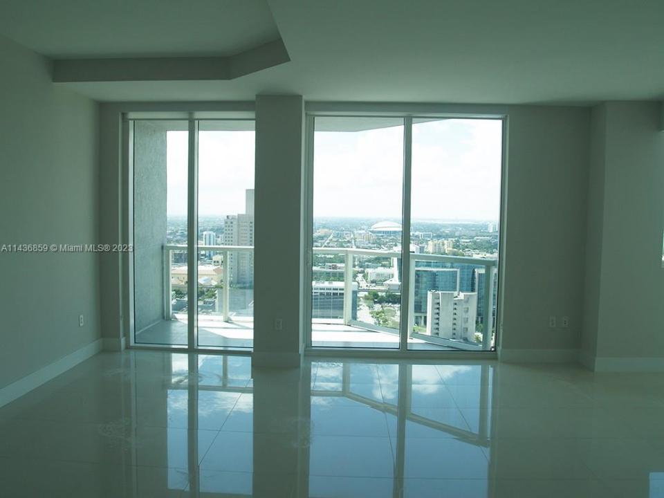 244 Biscayne Blvd 3908, Miami, Florida 33132