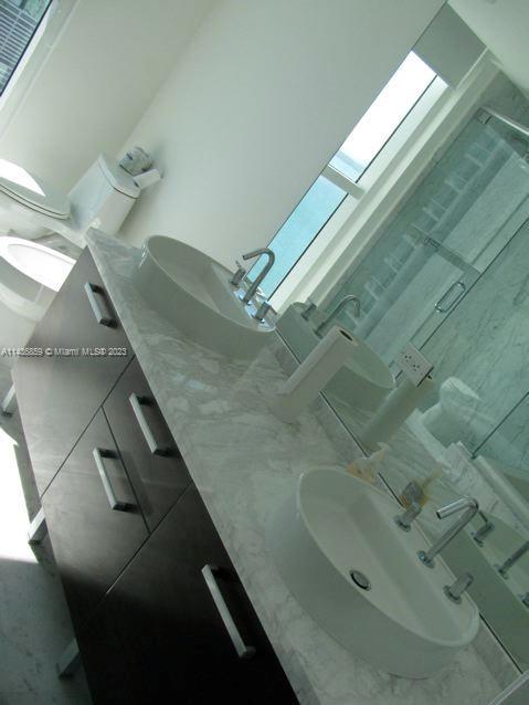 244 Biscayne Blvd 3908, Miami, Florida 33132