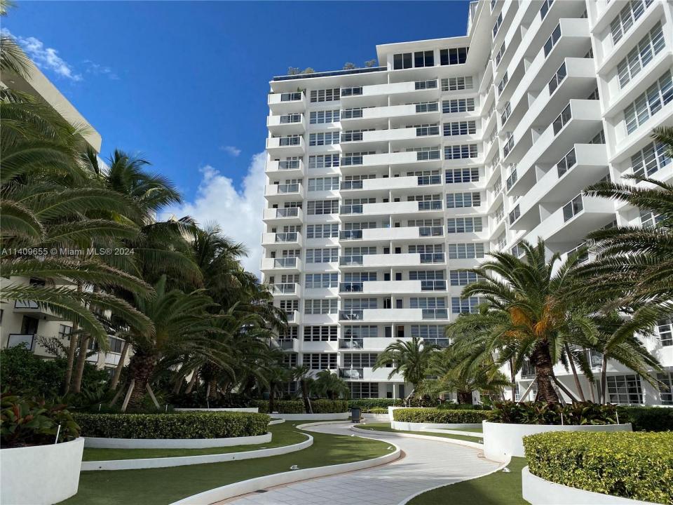 100 Lincoln Rd 939, Miami Beach, Florida 33139, USA