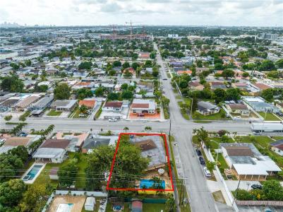 901 E 32nd St, Hialeah, Floride 33013, États-Unis