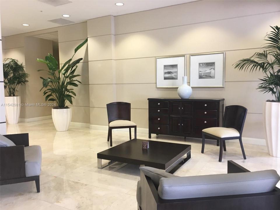 19380 Collins Ave 1515, Sunny Isles Beach, Floryda 33160, USA