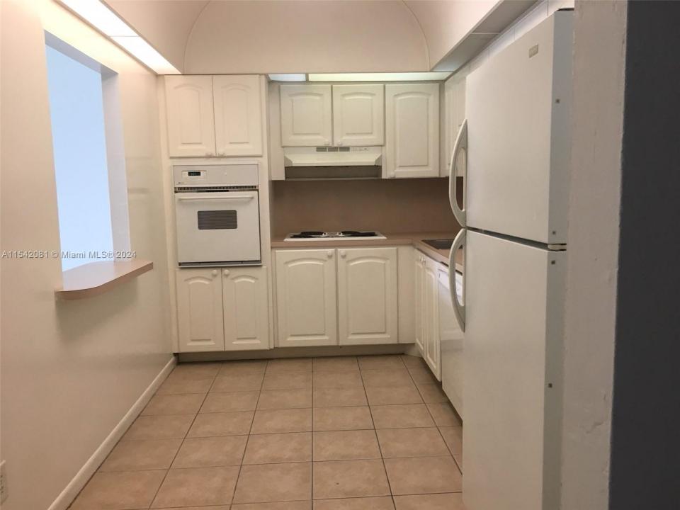 19380 Collins Ave 1515, Sunny Isles Beach, Floryda 33160, USA