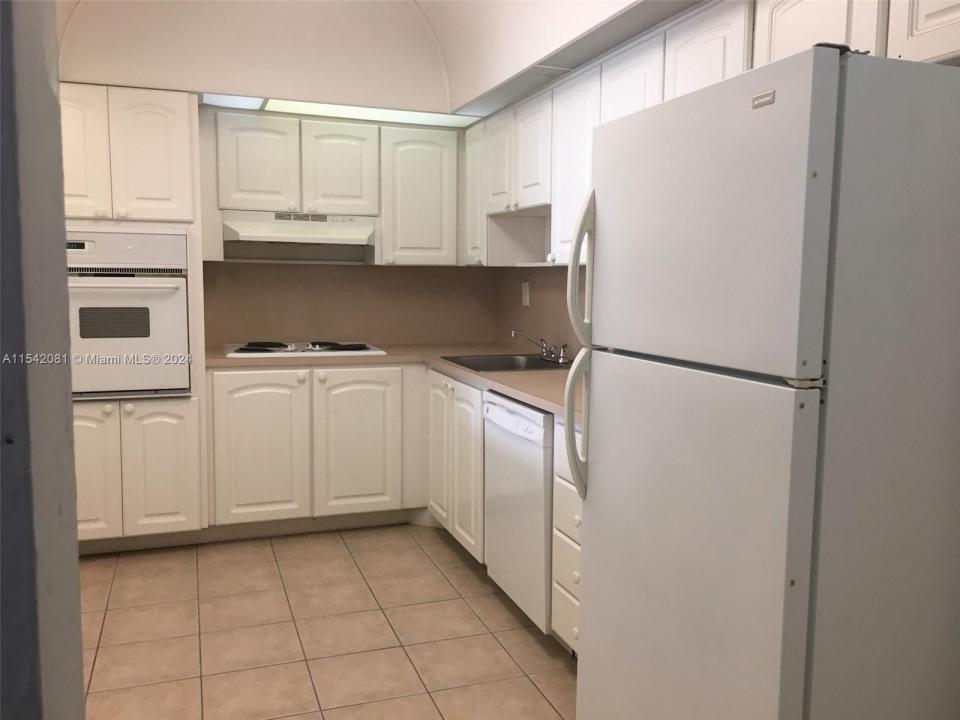 19380 Collins Ave 1515, Sunny Isles Beach, Floryda 33160, USA