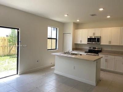 11920 SW 244 Lane 11920, Miami, Florida 33032, USA