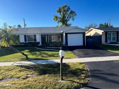11520 NW 31st Pl, Sunrise, Florida 33323, USA