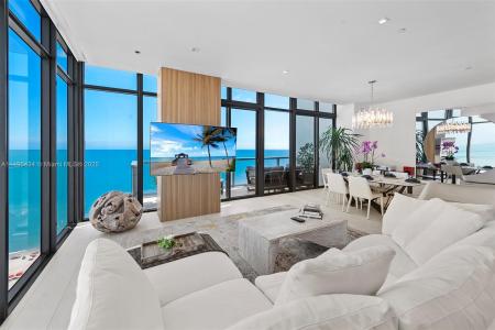 2201 Collins Ave 2006/UPH, Miami Beach, Florida 33139, USA