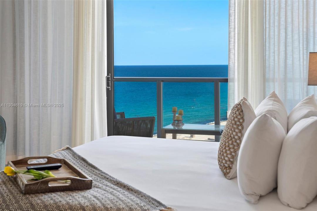 2201 Collins Ave 1926/PH-, Miami Beach, Florida 33139, USA
