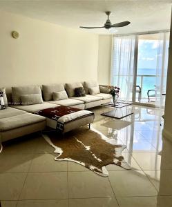 16699 Collins Ave 3906, Sunny Isles Beach, Florida 33160, USA