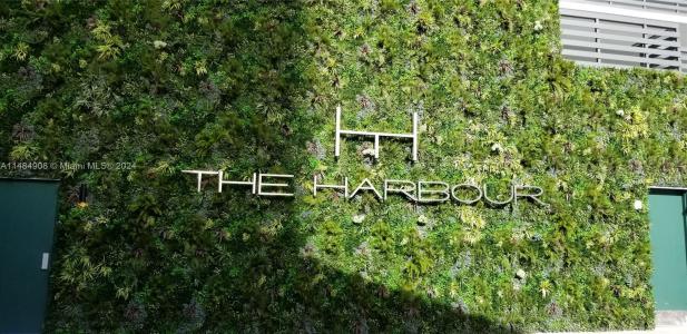 16385 Biscayne Blvd 420, North Miami Beach, Florida 33160, USA