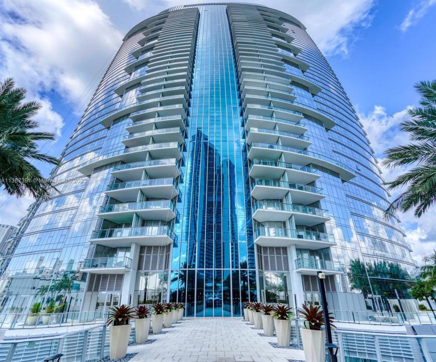 851 NE 1st Ave 4111, Miami, 佛罗里达州 33132, 美国