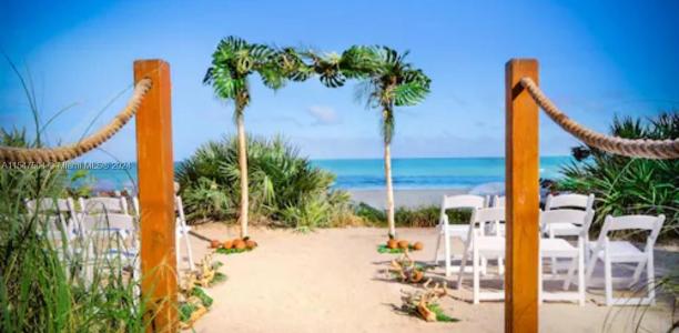 17315 Collins Ave 1105, Sunny Isles Beach, Florida 33160, USA