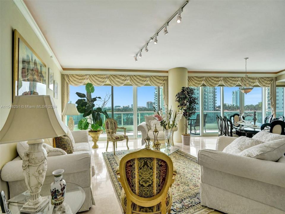 19955 NE 38th Ct 901, Aventura, Florida 33180, HOA KỲ