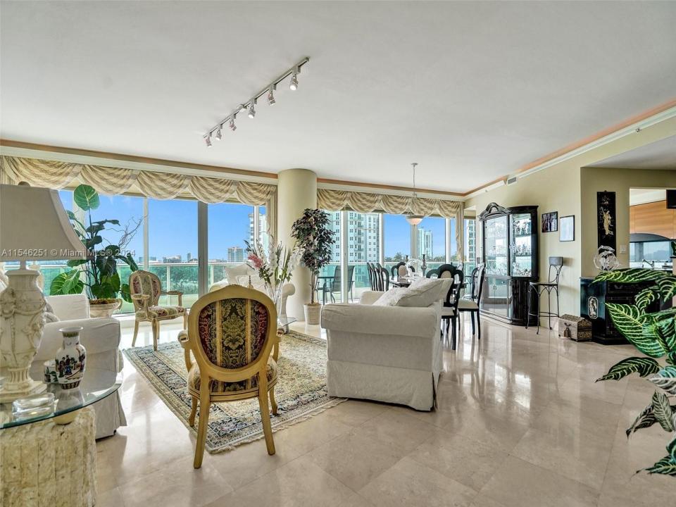 19955 NE 38th Ct 901, Aventura, Florida 33180, HOA KỲ