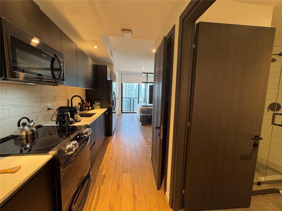 398 NE 5th St 3813, Miami, فلوريدا 33132, الولايات المتحدة