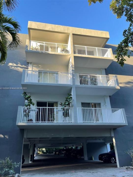 645 NE 121st St 307, North Miami, Florida 33161, Stati Uniti