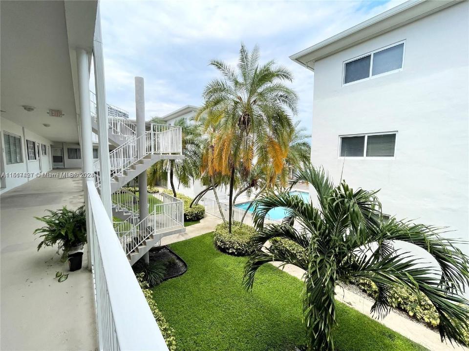 Hallandale Beach, Florida 33009