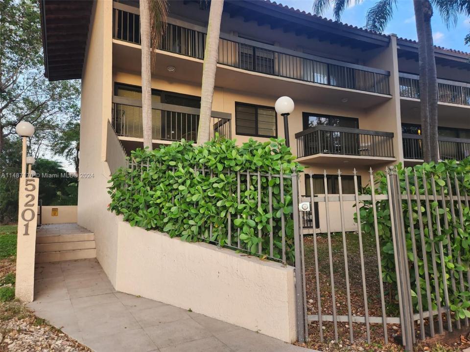 5201 Orduna Dr 14, Coral Gables, Floride 33146, États-Unis