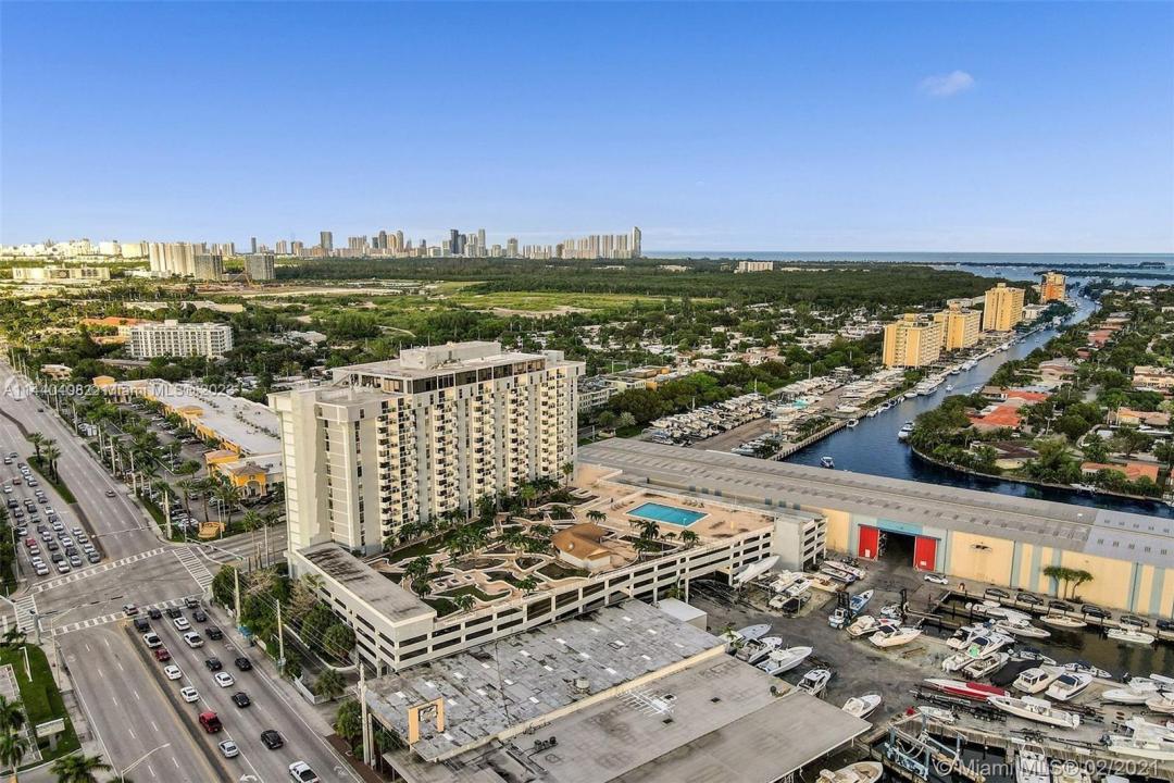 13499 Biscayne Blvd 1408, North Miami, Florida 33181, Stati Uniti