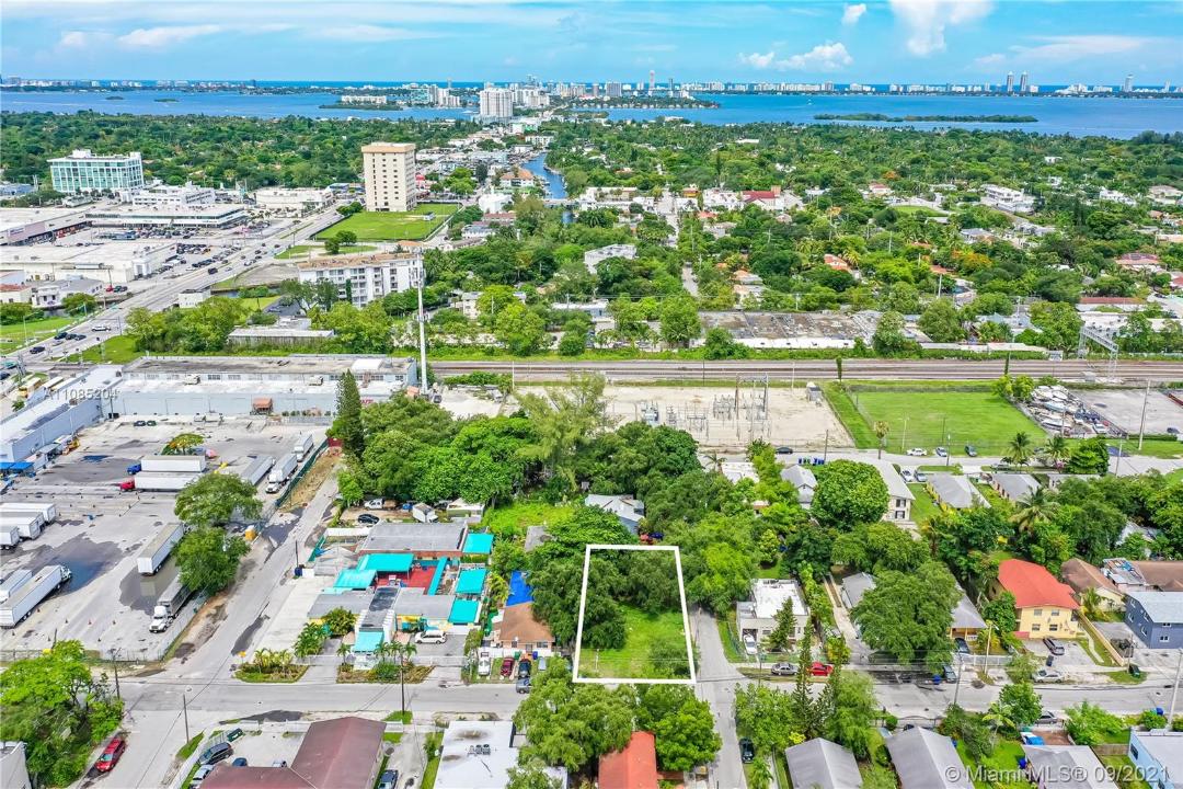 7701 NE 3rd Ct, Miami, フロリダ 33138, アメリカ合衆国