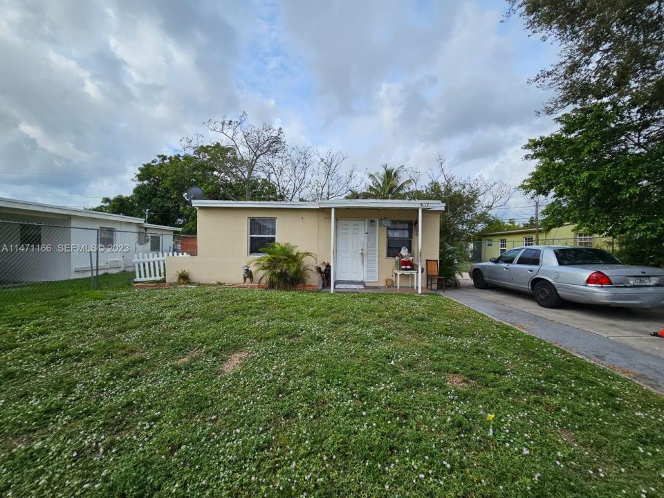 1817 NW 25th Ave, Fort Lauderdale, Florida 33311, USA