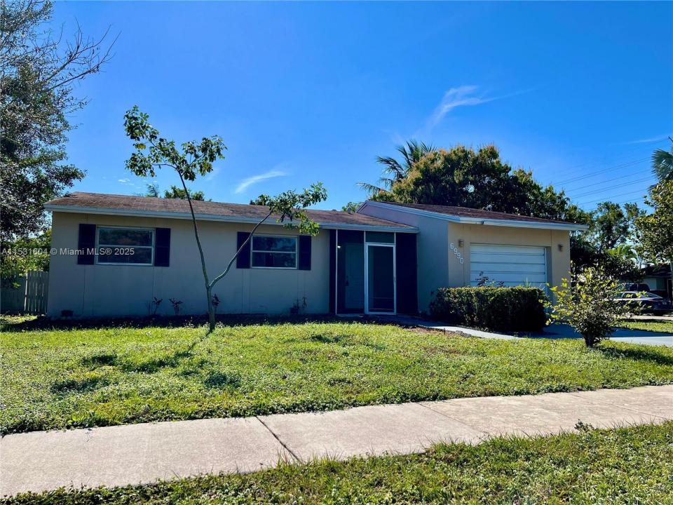6990 SW 1st St, Margate, Florida 33068, USA