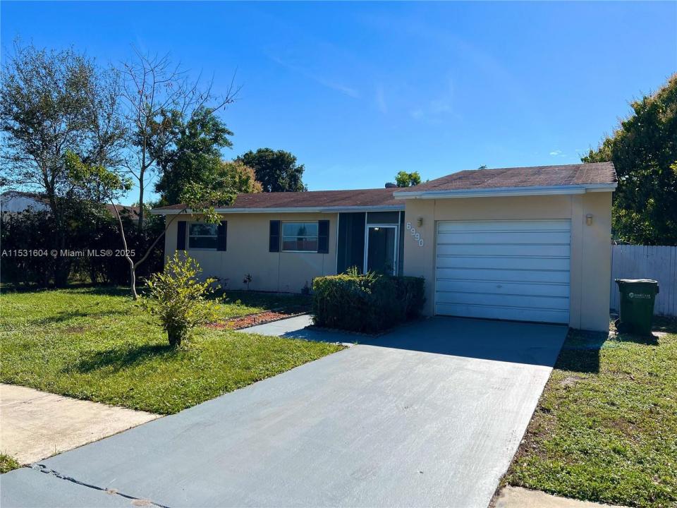 6990 SW 1st St, Margate, Florida 33068, USA