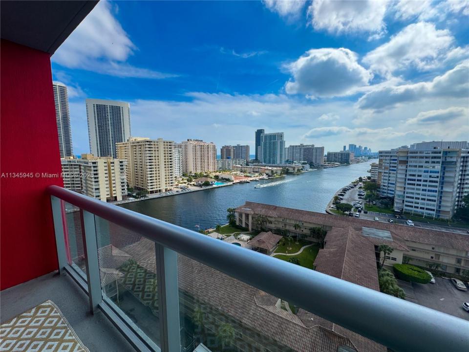 2602 E HALLANDALE BEACH BLVD R1409, Hallandale Beach, Floride 33009, États-Unis
