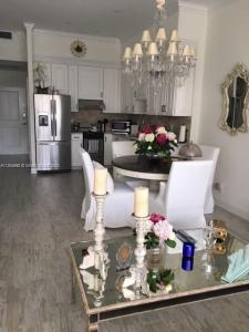 100 Lincoln Rd 1624, Miami Beach, Florida 33139, USA
