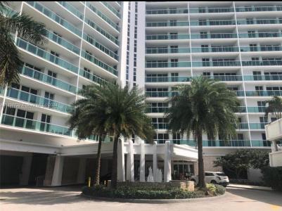 100 Bayview Dr 229, Sunny Isles Beach, Florida 33160, USA