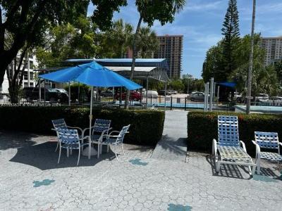 17560 Atlantic Blvd 301, Sunny Isles Beach, Florida 33160, USA