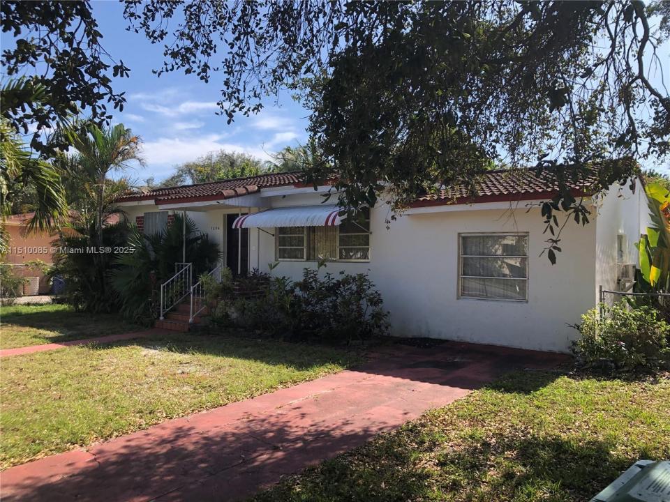 1256 NE 149th St, Miami, 佛罗里达州 33161, 美国