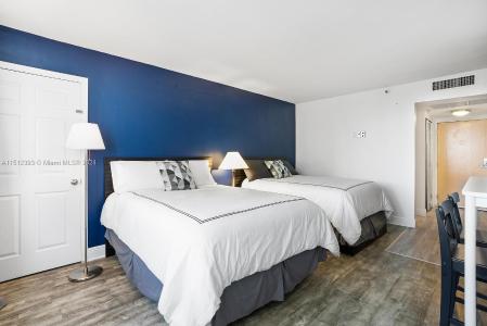 19201 Collins Ave 743, Sunny Isles Beach, Florida 33160, USA