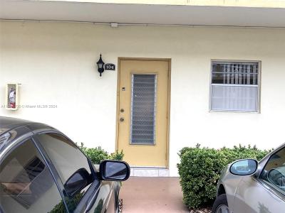5111 W Oakland Park Blvd 104, Lauderdale Lakes, Florida 33313, USA