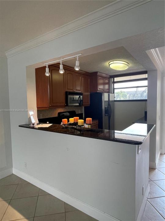 110 Lake Emerald Dr 203, Oakland Park, Floride 33309, États-Unis