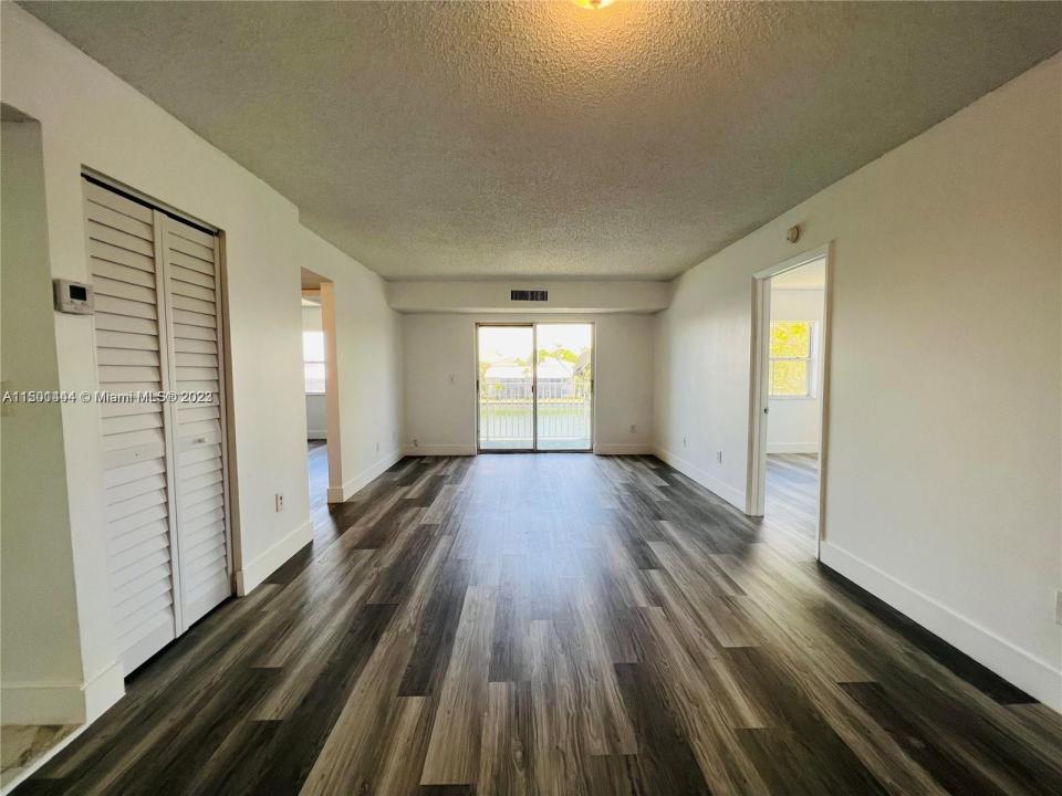 8260 SW 210th St 220, Cutler Bay, Florida 33189