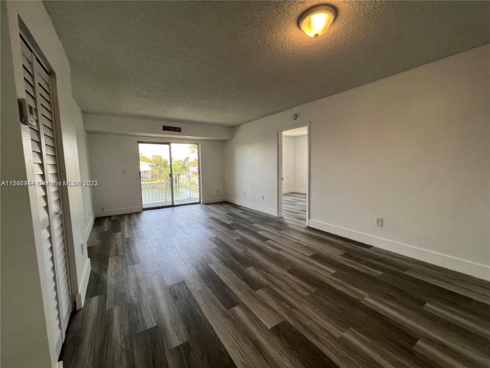8260 SW 210th St 220, Cutler Bay, Florida 33189