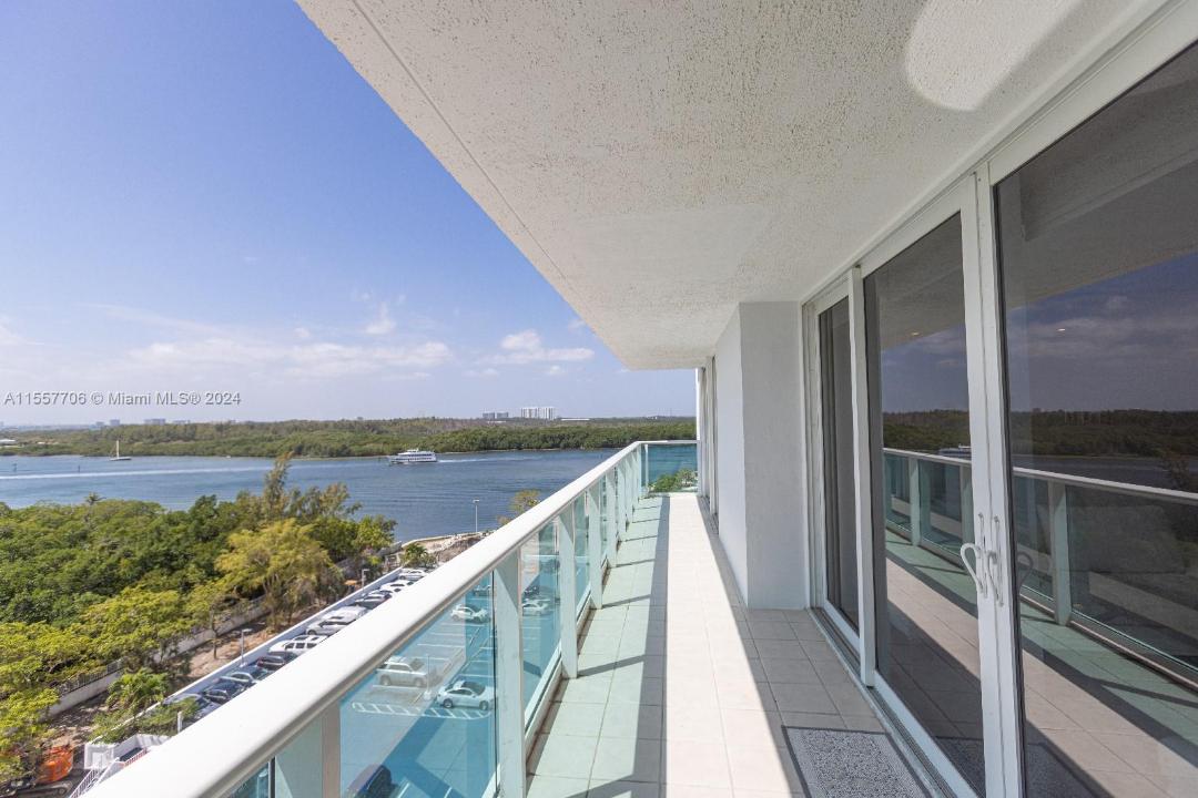 100 Bayview Dr 1026, Sunny Isles Beach, Флорида 33160, Соединенные Штаты