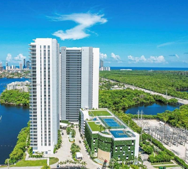 16385 Biscayne Blvd 7, North Miami Beach, Florida 33160, Estados Unidos