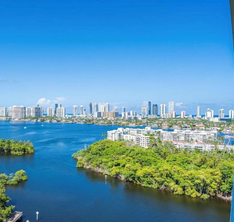 16385 Biscayne Blvd 7, North Miami Beach, Florida 33160, Estados Unidos