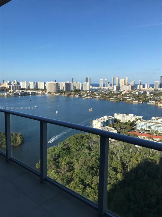 16385 Biscayne Blvd 7, North Miami Beach, Florida 33160, Estados Unidos