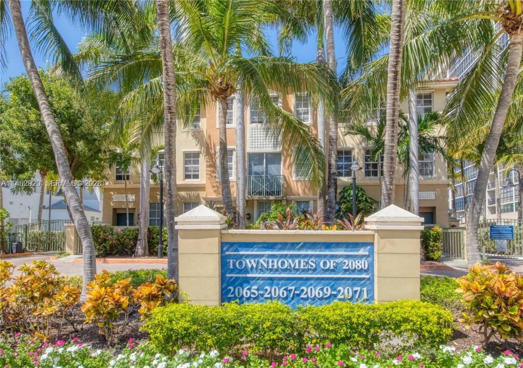 2069 S Ocean Dr TH12, Hallandale Beach, Florida 33009, USA