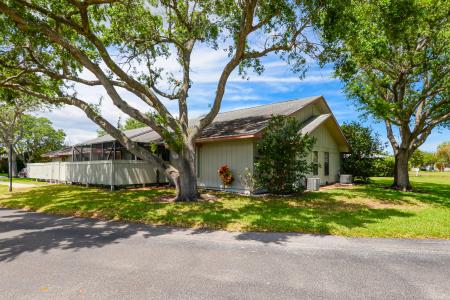 3914 NW Cinnamon Tree Circle, Jensen Beach, Florida 34957, USA