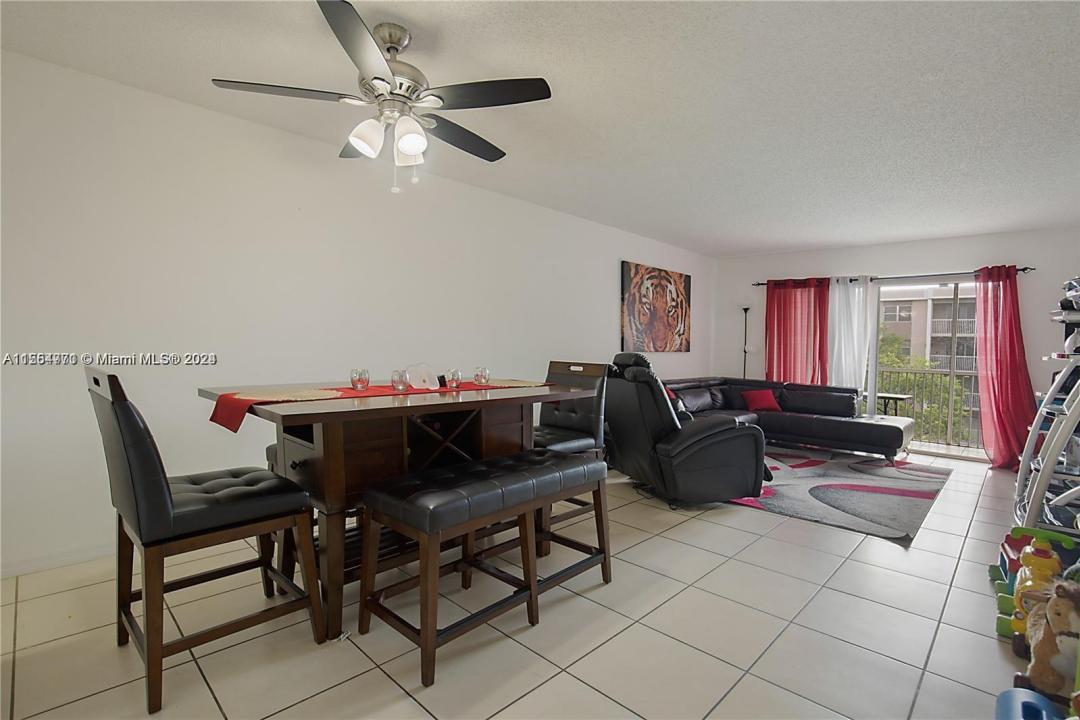 1100 NW 87th Ave 403, Coral Springs, פלורידה 33071, ארצות הברית של אמריקה 