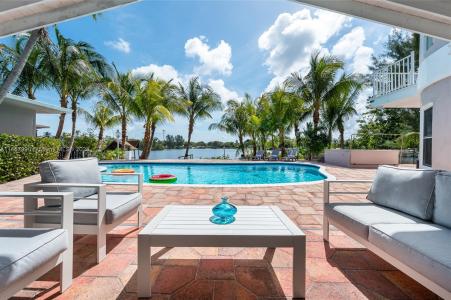 2500 NE 199th St, Miami, Florida 33180, Estados Unidos